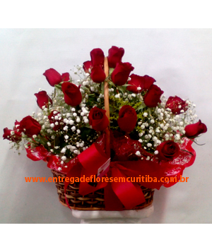 Cód: 5138                                   Cesta com 24 Rosas (Consulte Cores Disponíveis